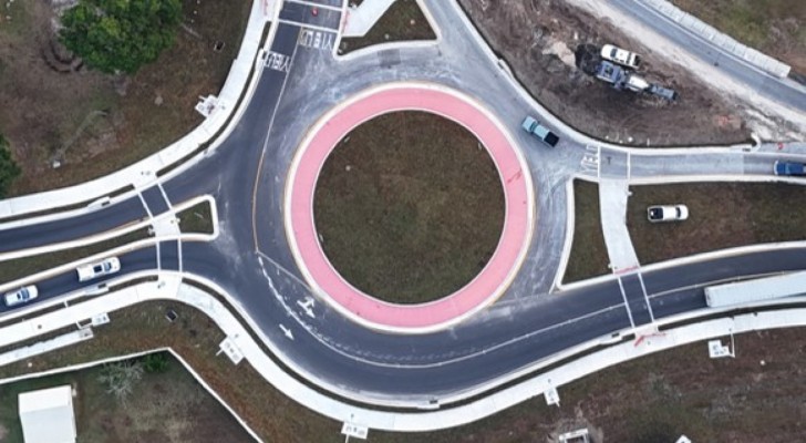 All movements now open through the 7th Street and US 98 / US 301 roundabout in Dade City!